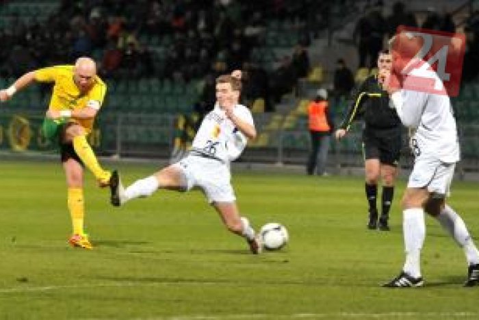 Ilustračný obrázok k článku Futbalový šláger štvrťfinále pod Dubňom: Šošoni si na belasých veria!